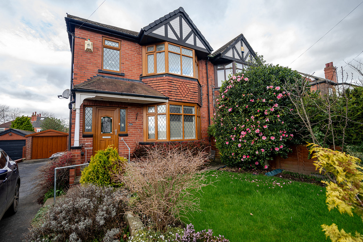 Spen Lane, Leeds, LS16