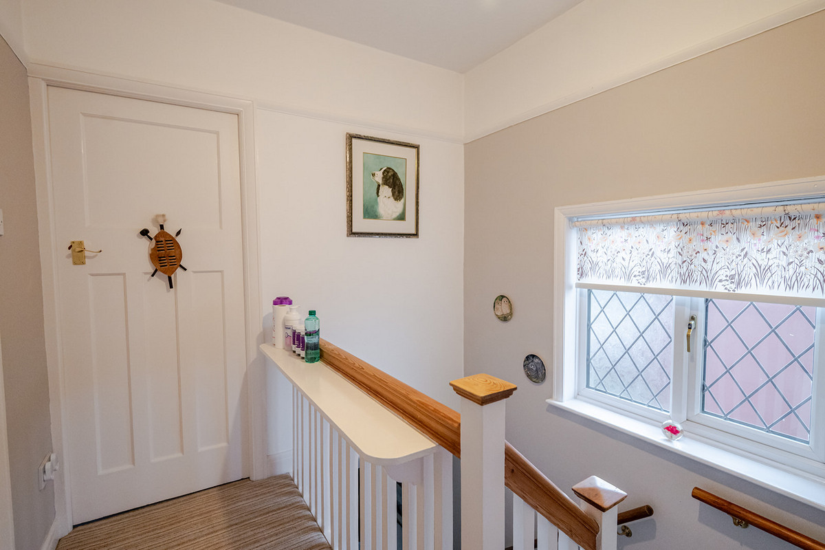 Spen Lane, Leeds, LS16, photo 25