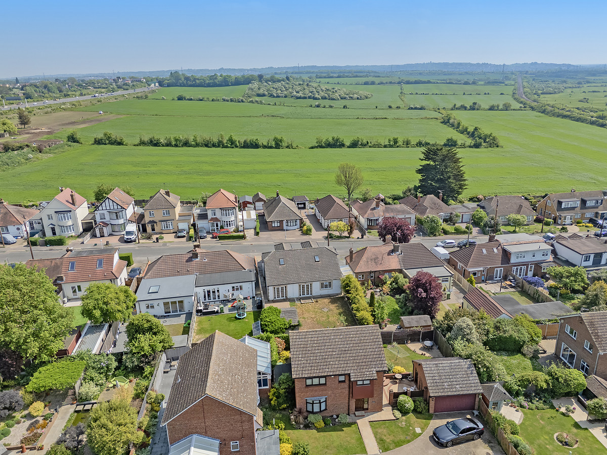 Brackendale Avenue, Basildon, SS13, photo 21