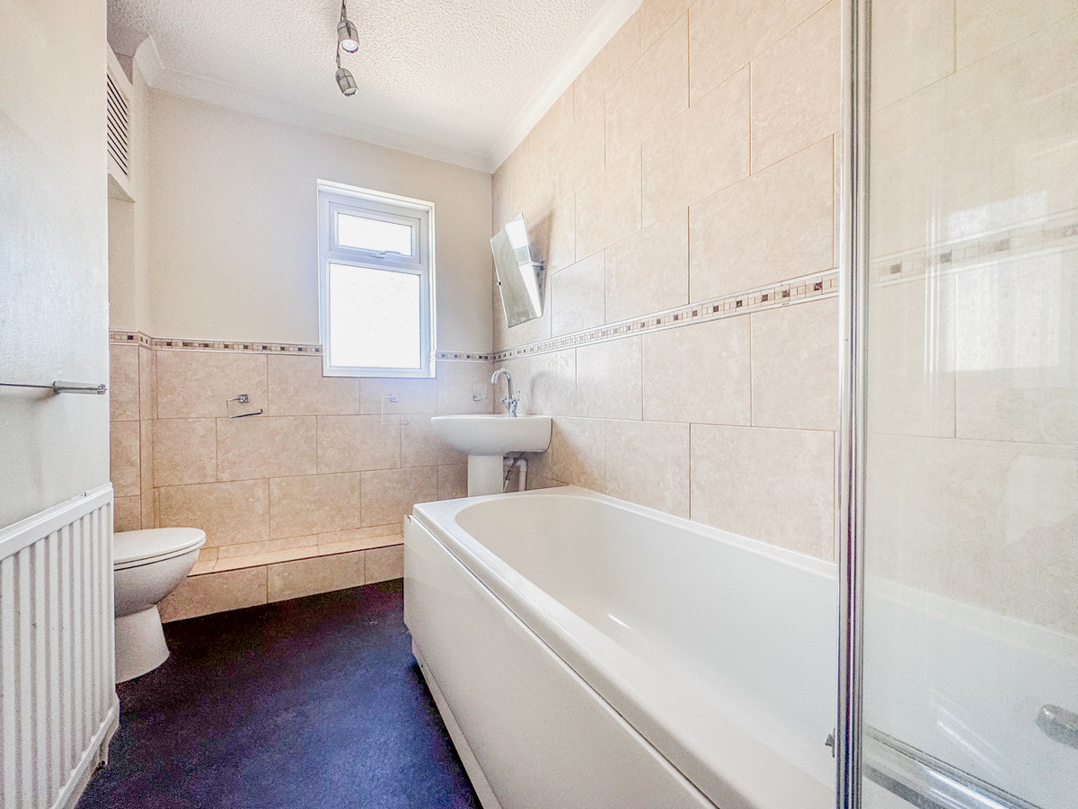 Holloway Gardens, Staddiscombe, Plymouth, Devon, PL9 Perfect First Time or Family Home, photo 17