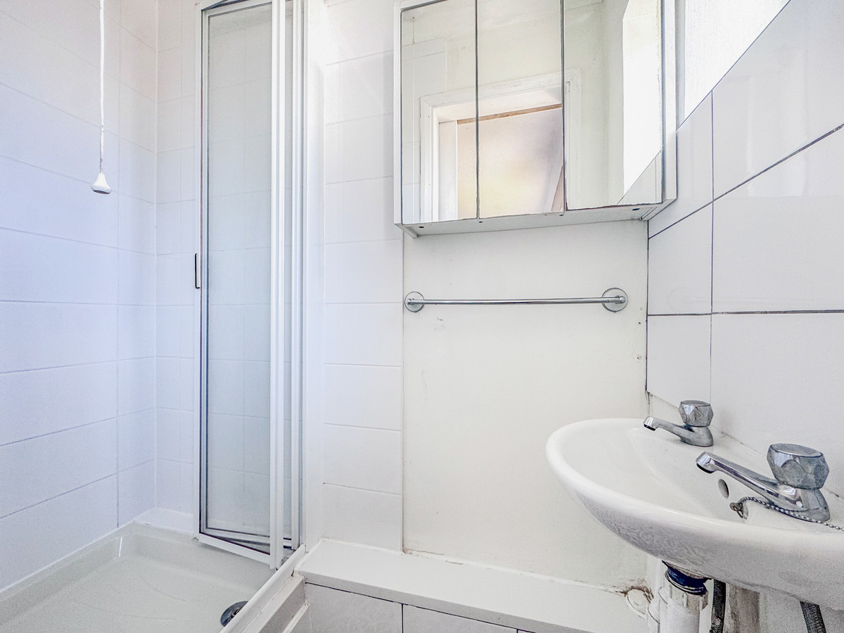 Holloway Gardens, Staddiscombe, Plymouth, Devon, PL9 Perfect First Time or Family Home, photo 14