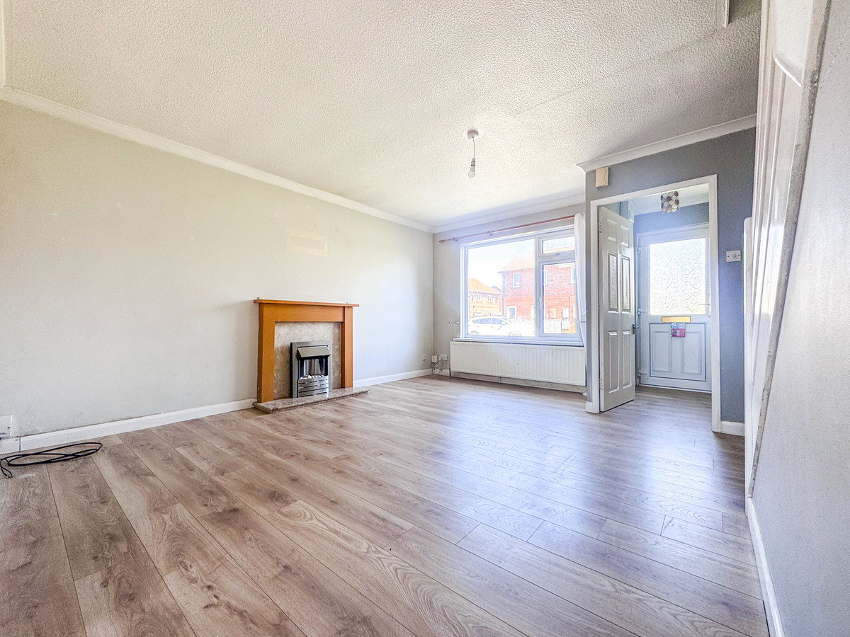 Holloway Gardens, Staddiscombe, Plymouth, Devon, PL9 Perfect First Time or Family Home, photo 4