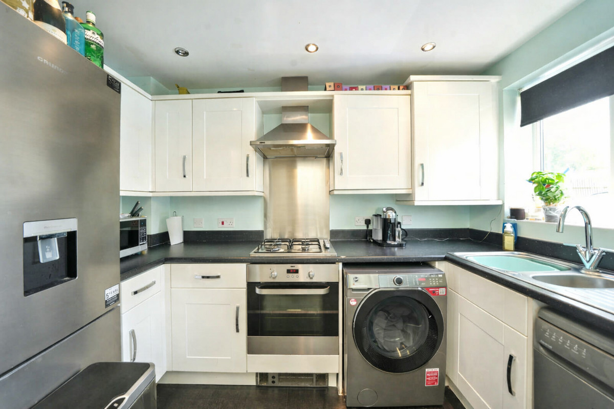 Bobeche Place, Kingswinford, DY6, photo 11