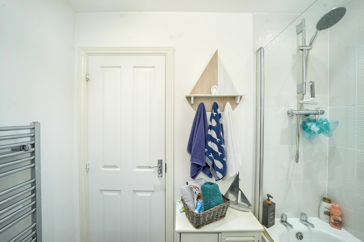 Bobeche Place, Kingswinford, DY6, photo 18