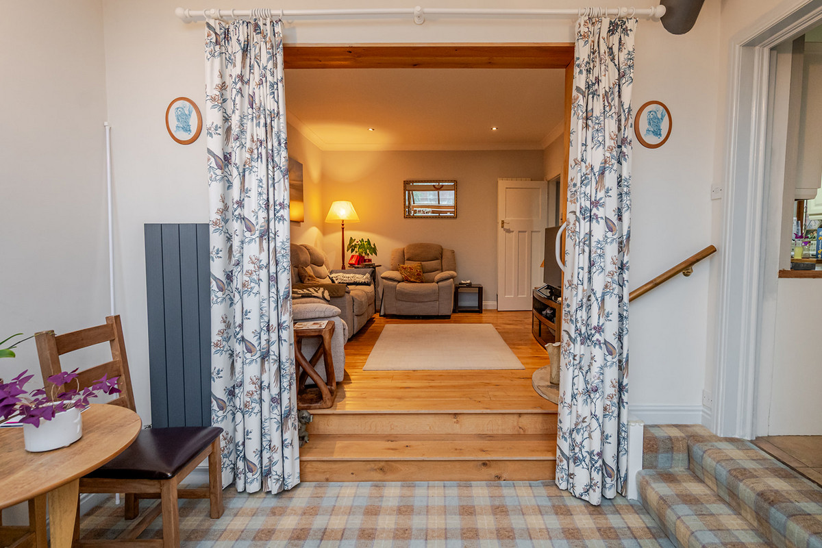 Spen Lane, Leeds, LS16, photo 16