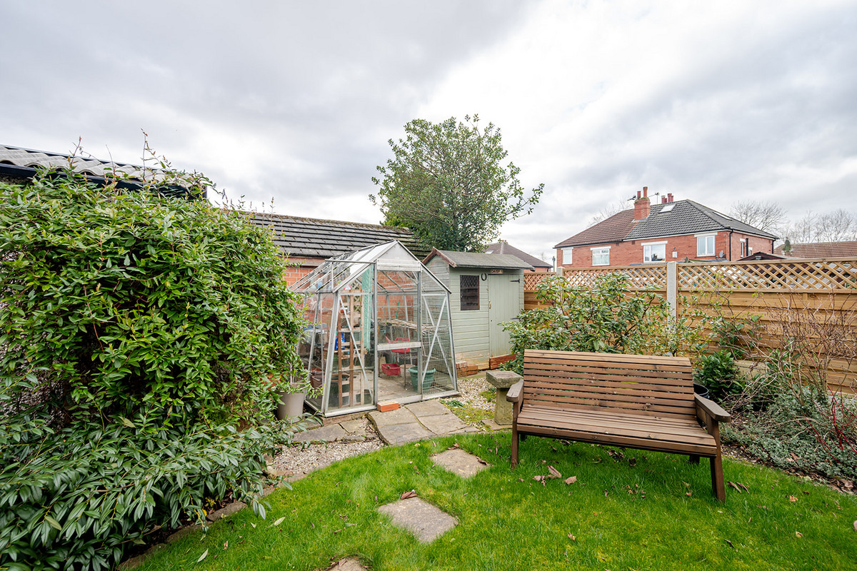 Spen Lane, Leeds, LS16, photo 20