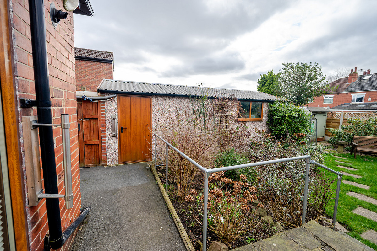 Spen Lane, Leeds, LS16, photo 23