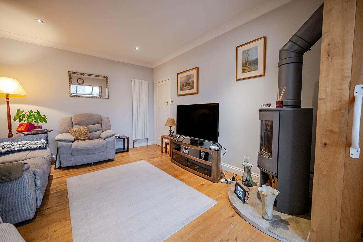 Spen Lane, Leeds, LS16, photo 14