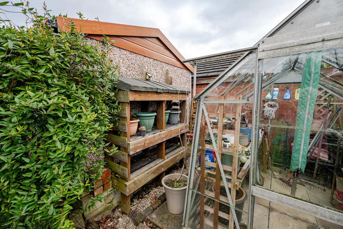 Spen Lane, Leeds, LS16, photo 24