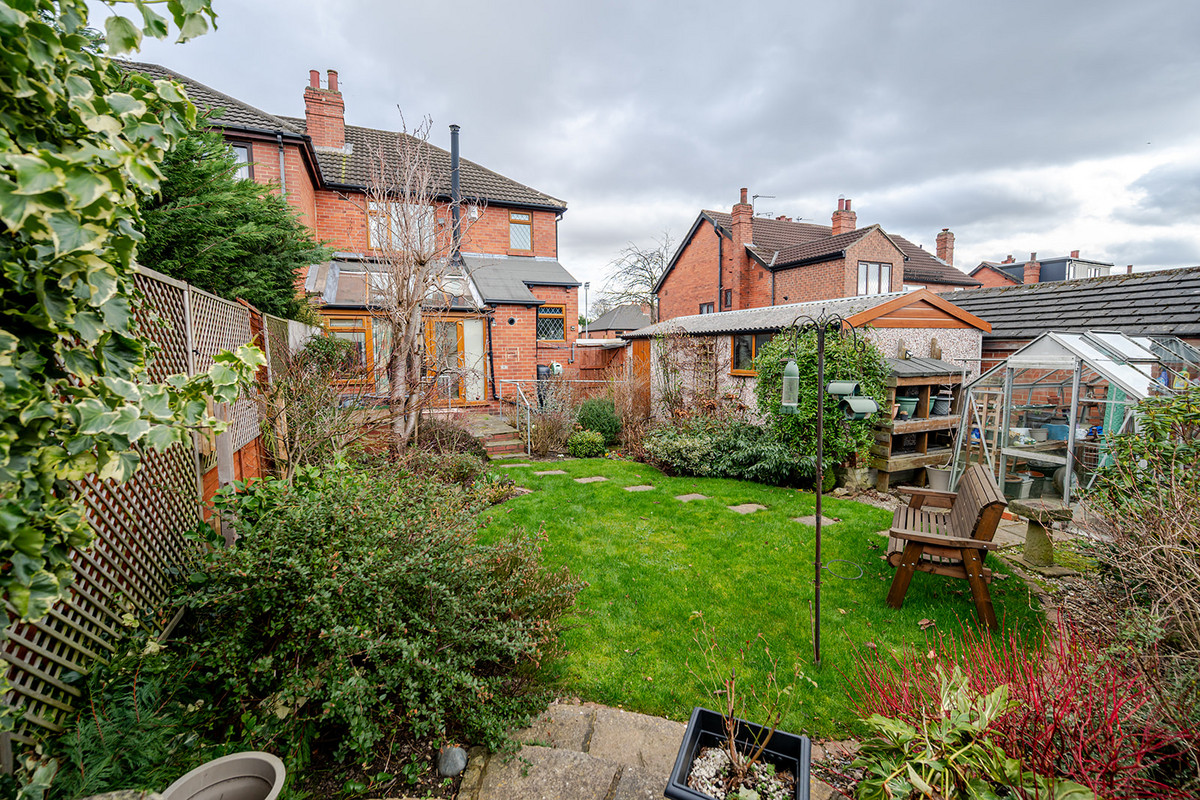 Spen Lane, Leeds, LS16, photo 22