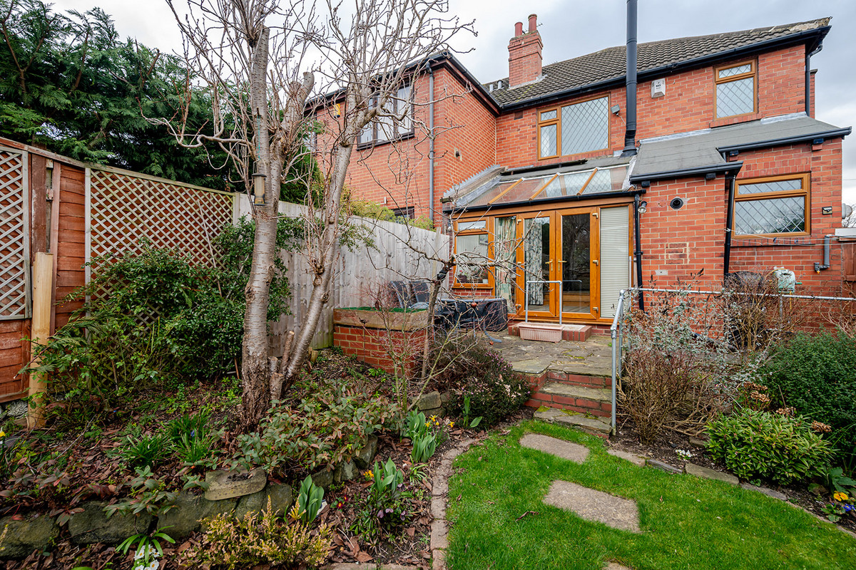 Spen Lane, Leeds, LS16, photo 3