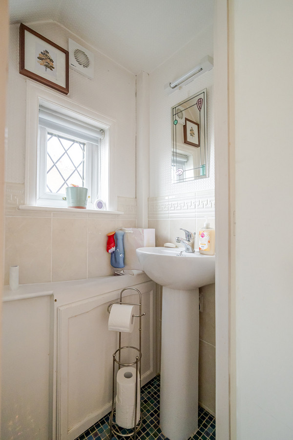 Spen Lane, Leeds, LS16, photo 12