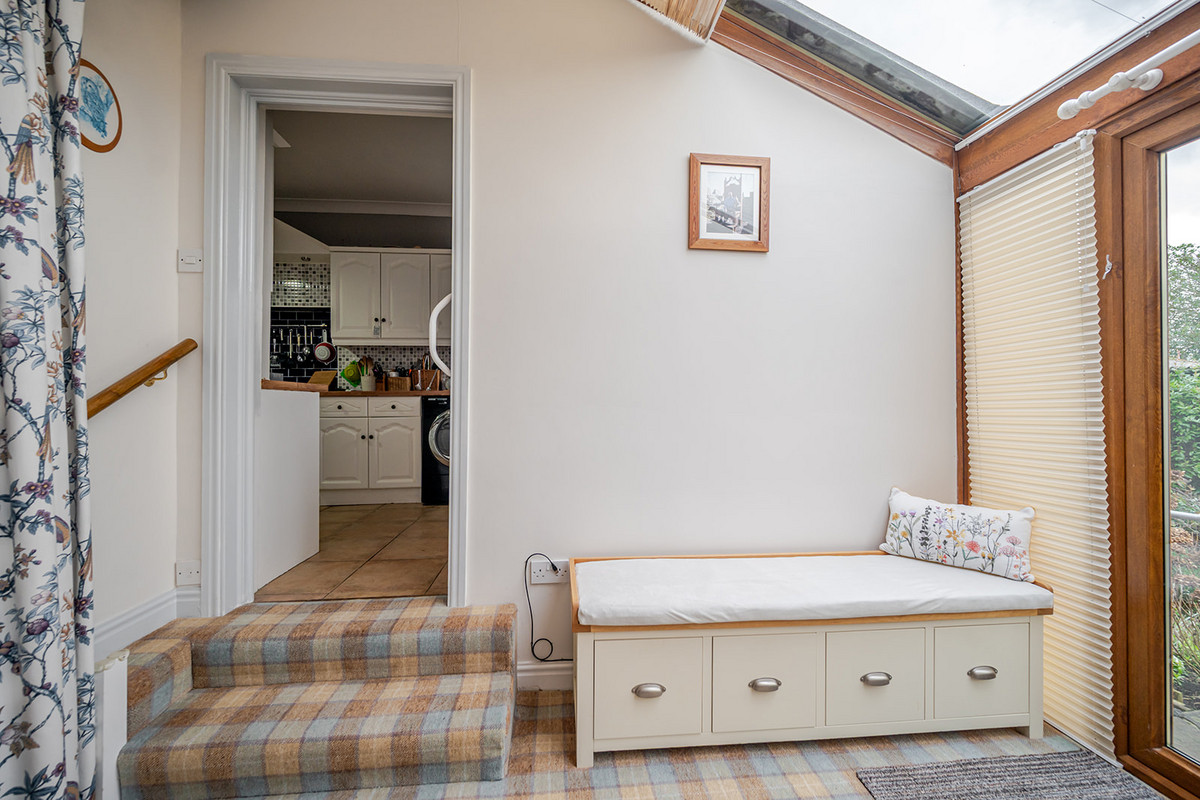 Spen Lane, Leeds, LS16, photo 17