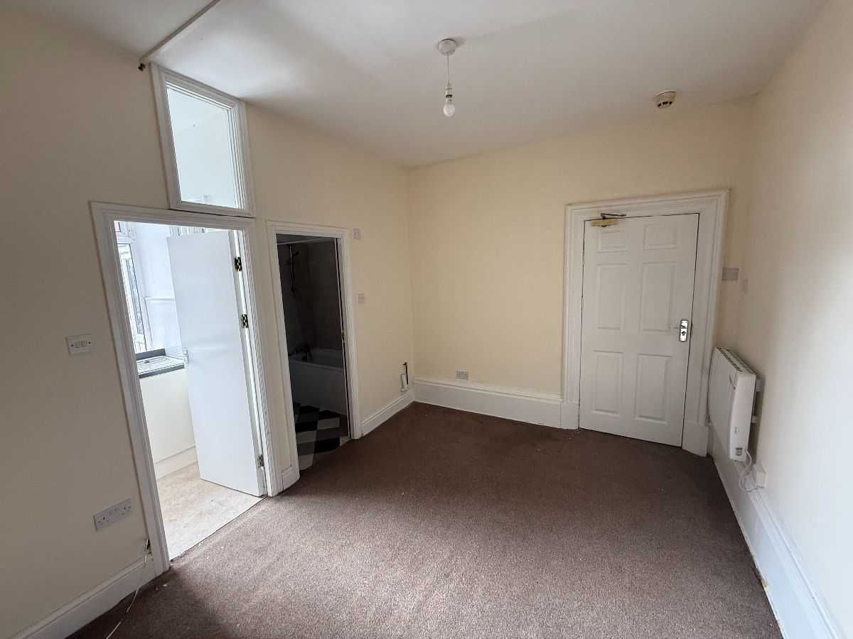 Tulketh Road - Flat 1, Ashton-on-Ribble, Preston, photo 3