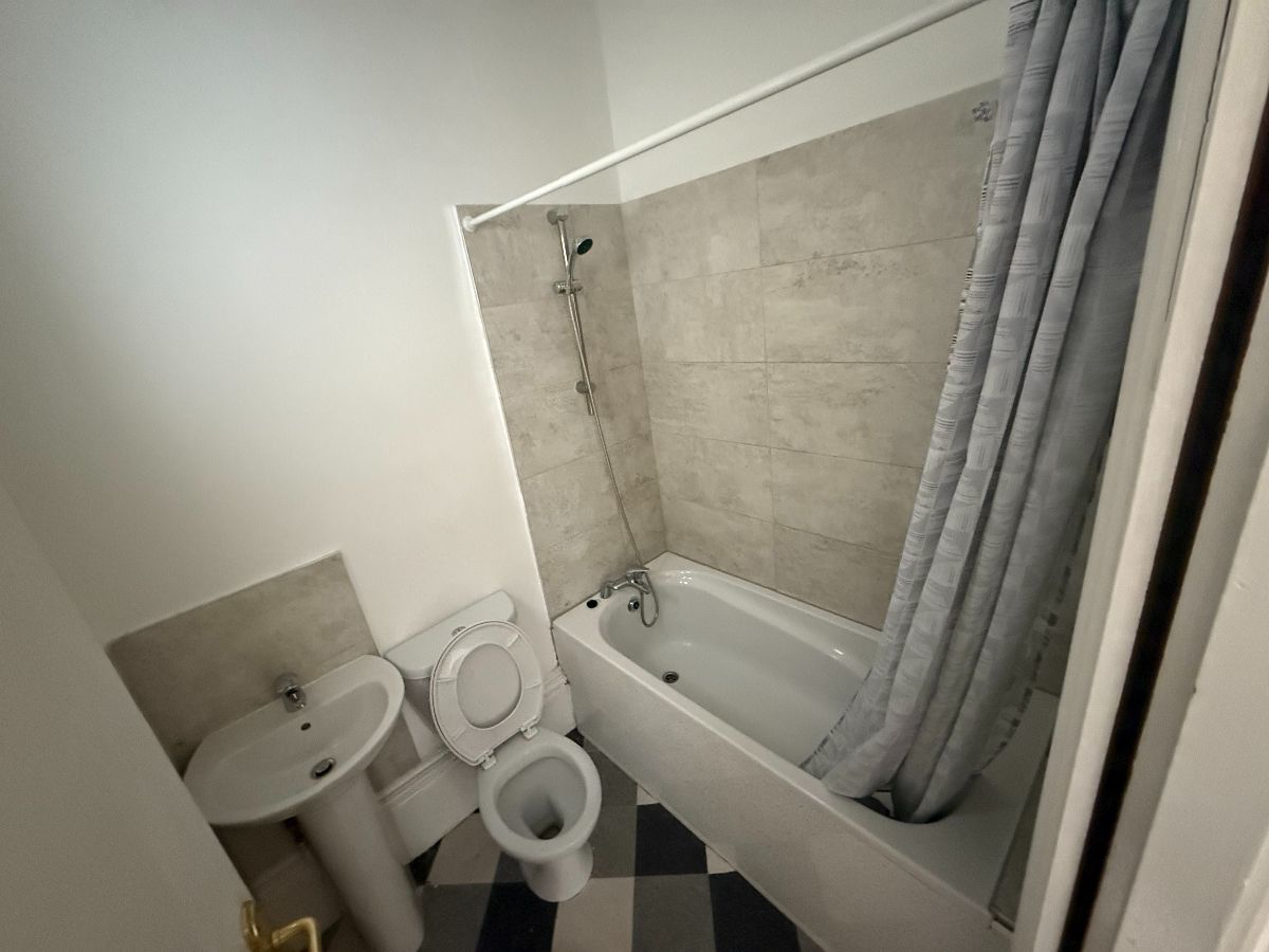 Tulketh Road - Flat 1, Ashton-on-Ribble, Preston, photo 6