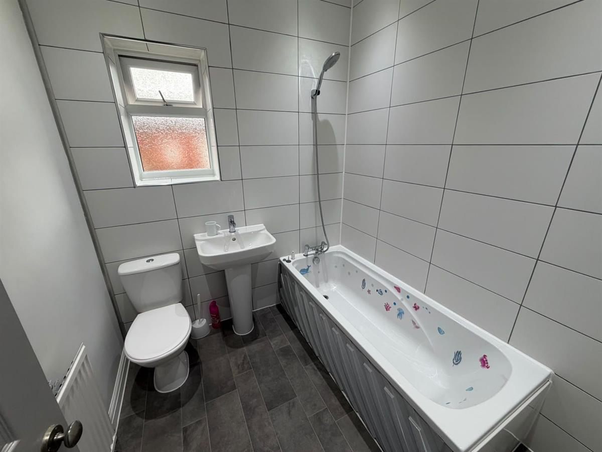 Jemmett Street, Preston, photo 6