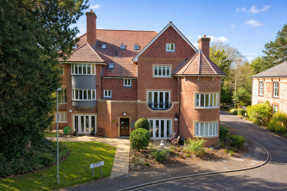 Yew Lodge