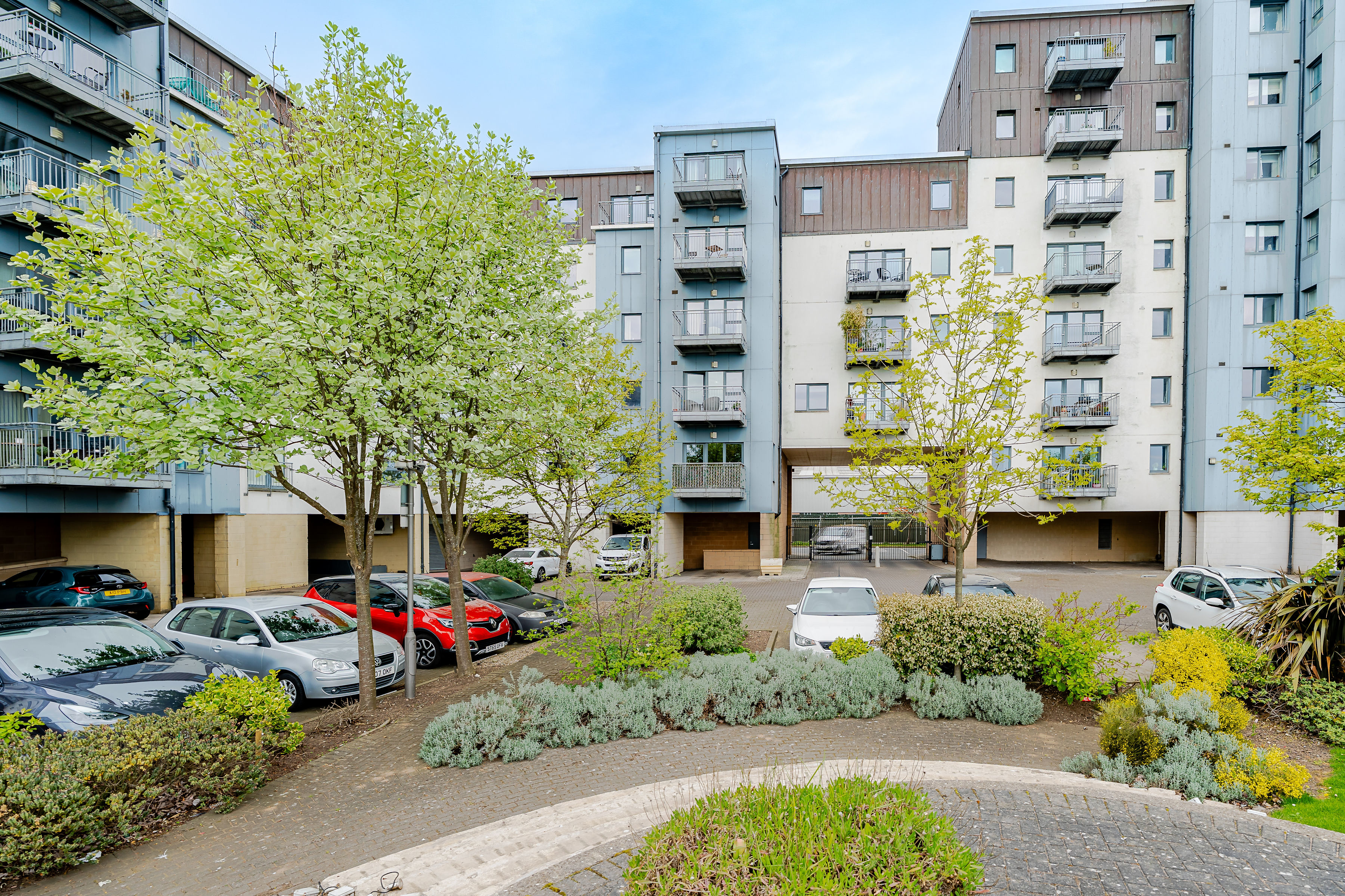 1/1 Lochinvar Drive, Granton, Edinburgh, EH5 1GJ