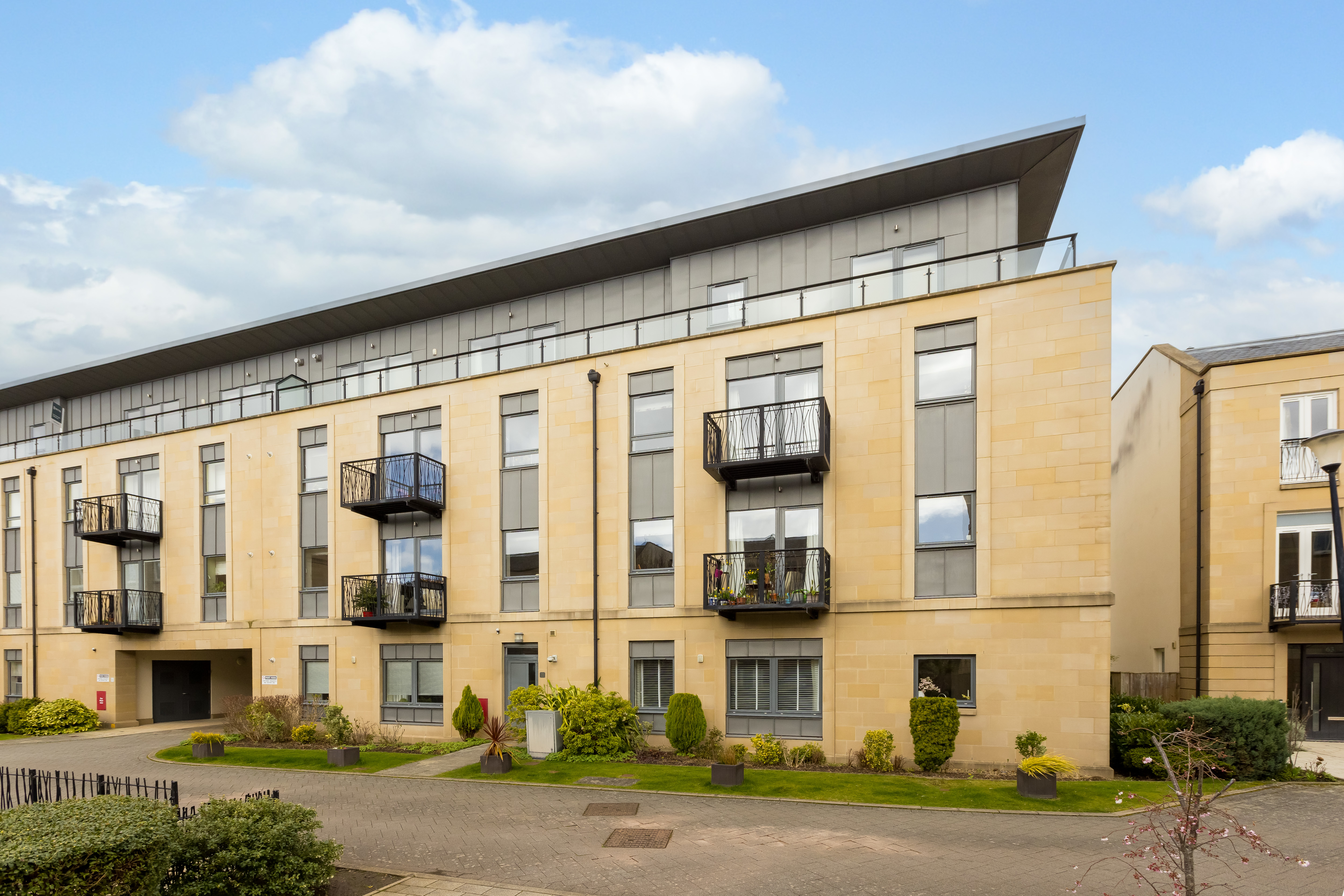 Flat 1, 62 Larkfield Gardens, Trinity, Edinburgh, EH5 3QB