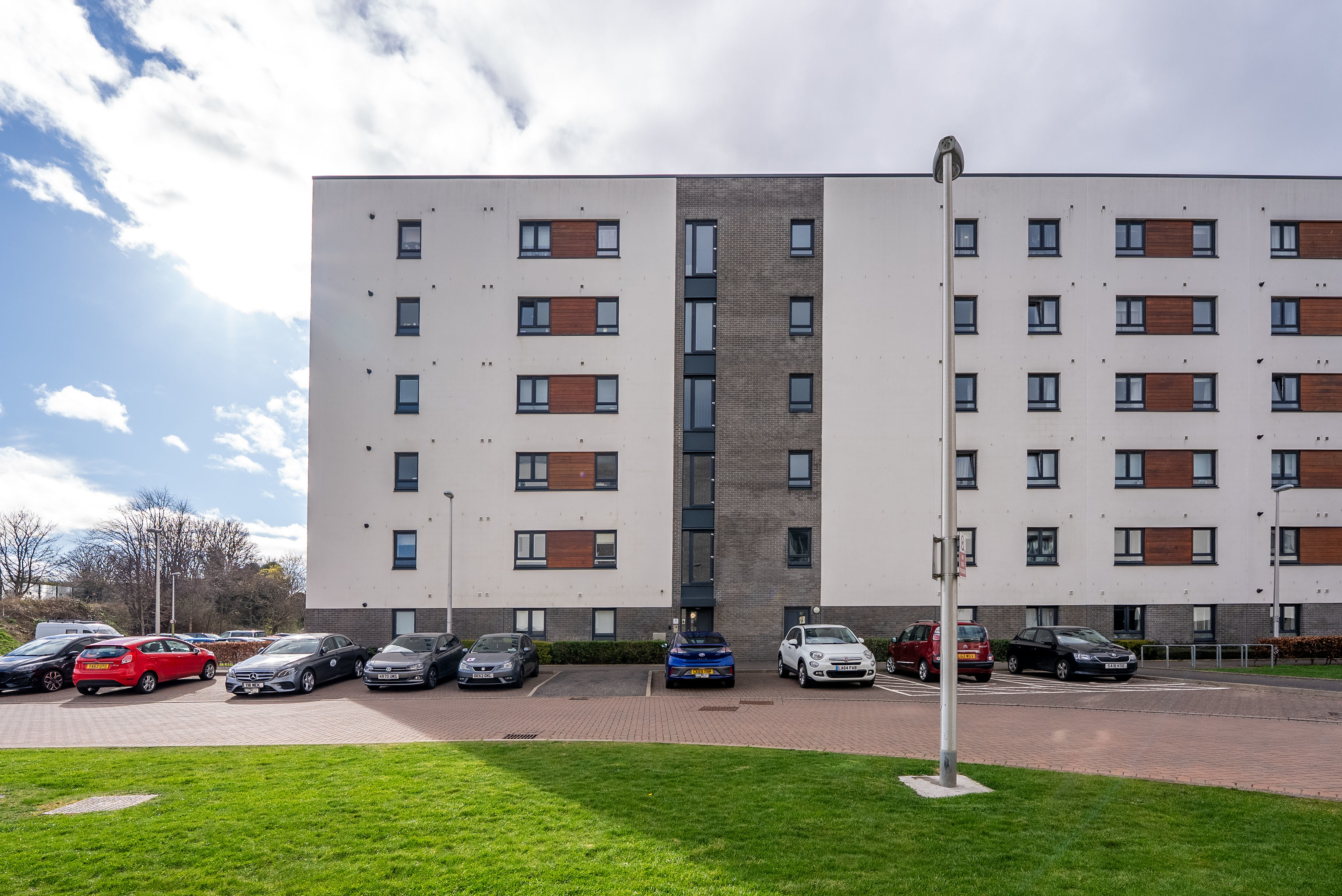 Flat 16, 14 Arneil Drive, Crewe, Edinburgh, EH5 2GS