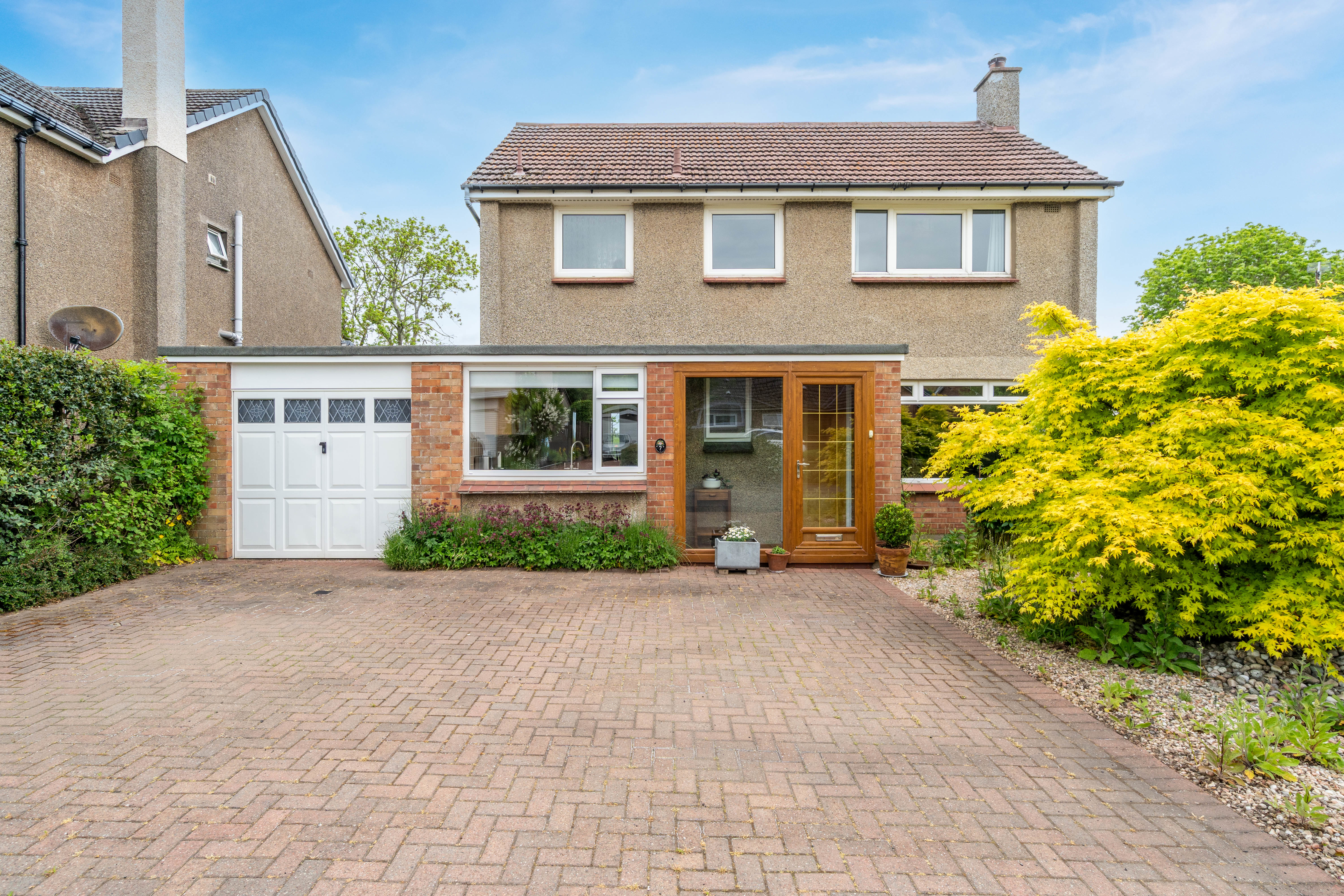 7 Dalmahoy Crescent, Balerno, EH14 7DF