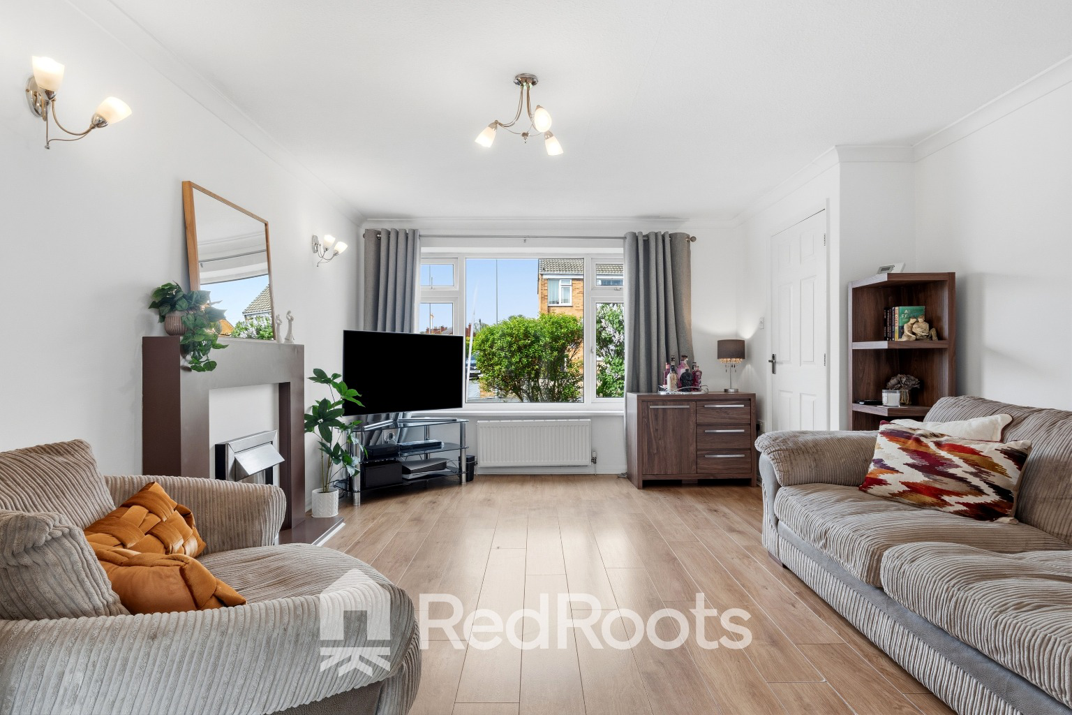 4 Newton Close, Newton Hill, photo 2