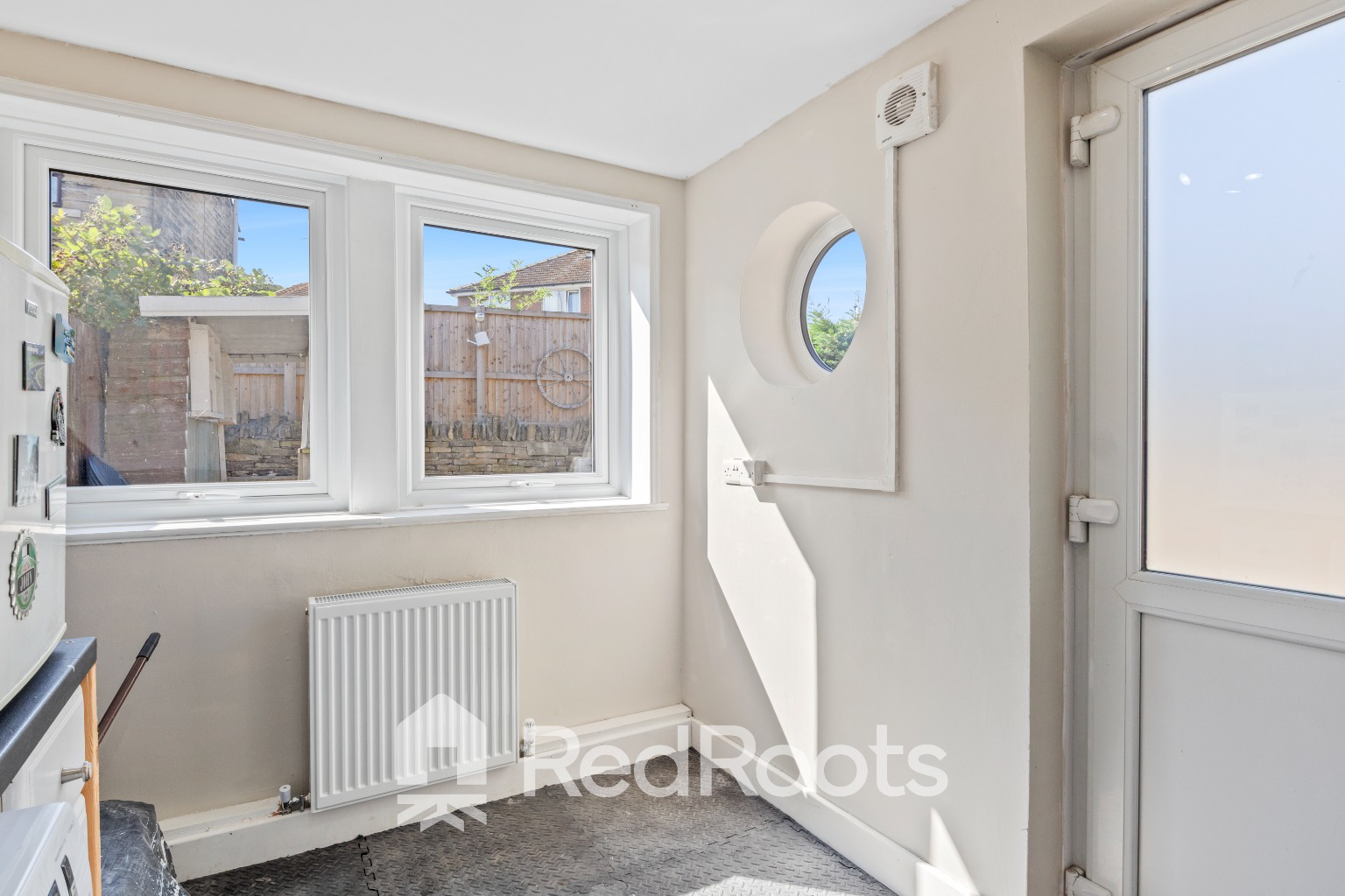 Wakefield Road, Almondbury, Huddersfield, HD5 8PS, photo 6