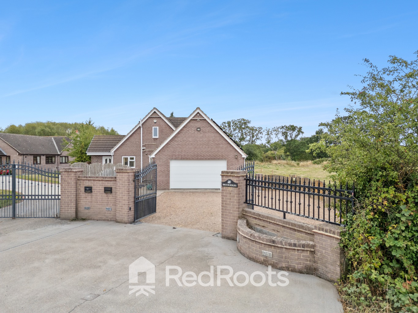 Brockholes, Moss Road, Moss, Doncaster, South Yorkshire, DN6, photo 33
