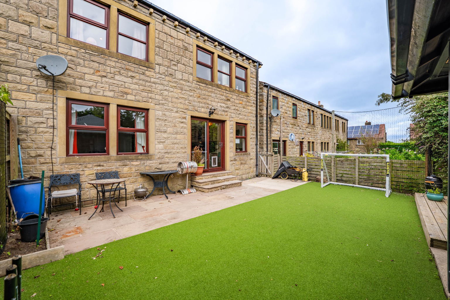 Windmill View, Scholes, Holmfirth, HD9 1SA, photo 25