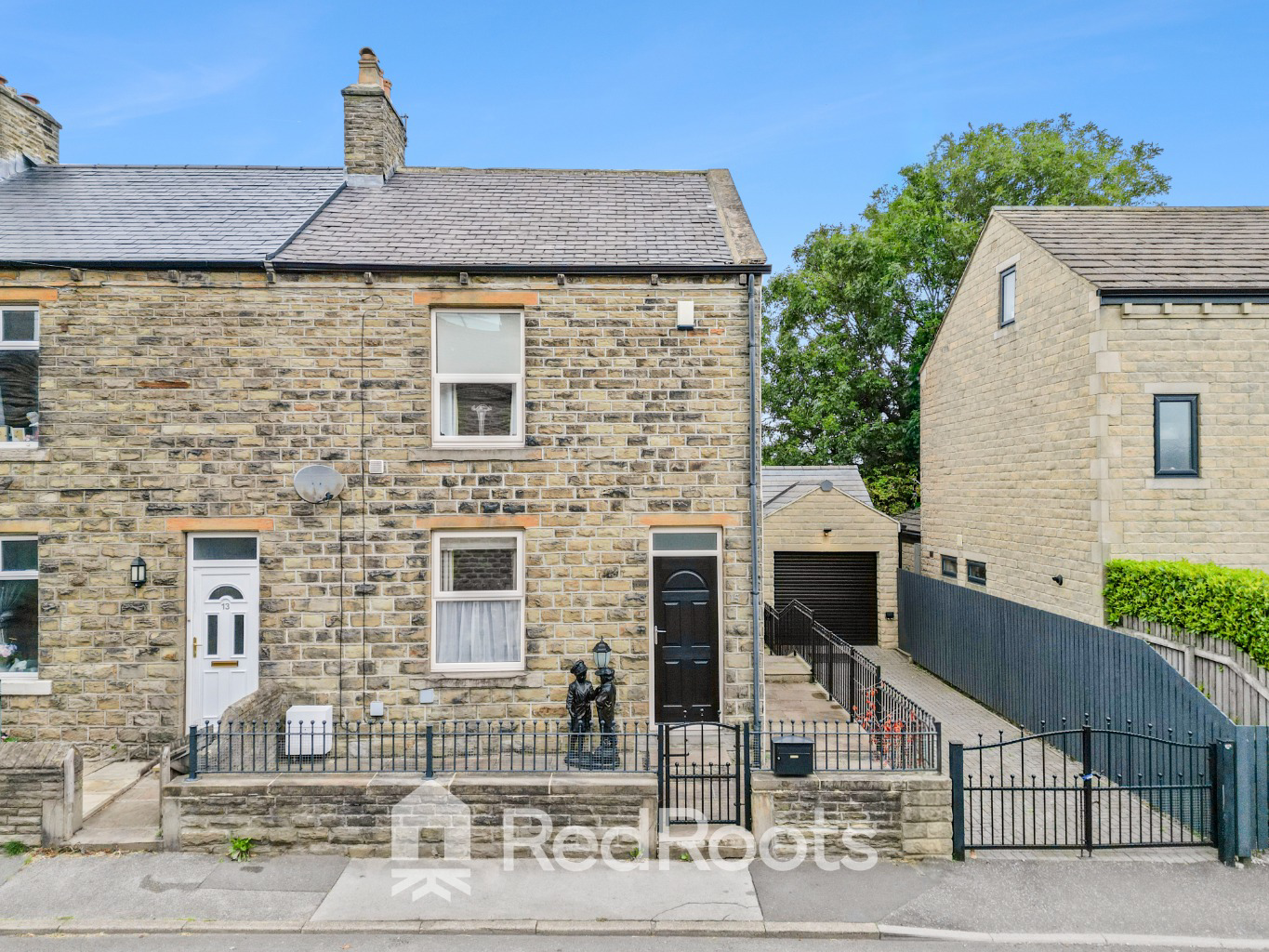 Upper Lane, Emley, HD8 9RH, photo 2