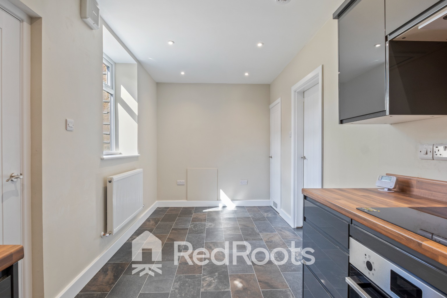 Wakefield Road, Almondbury, Huddersfield, HD5 8PS, photo 4