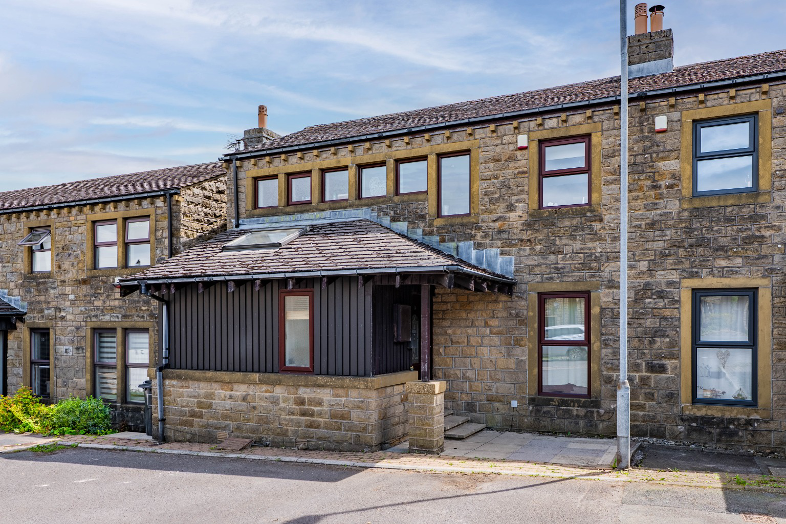 Windmill View, Scholes, Holmfirth, HD9 1SA