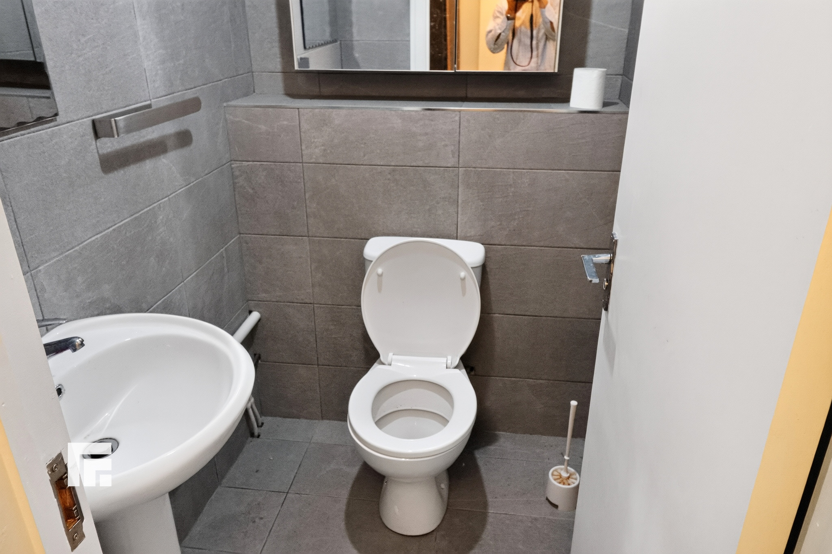 Photo 8