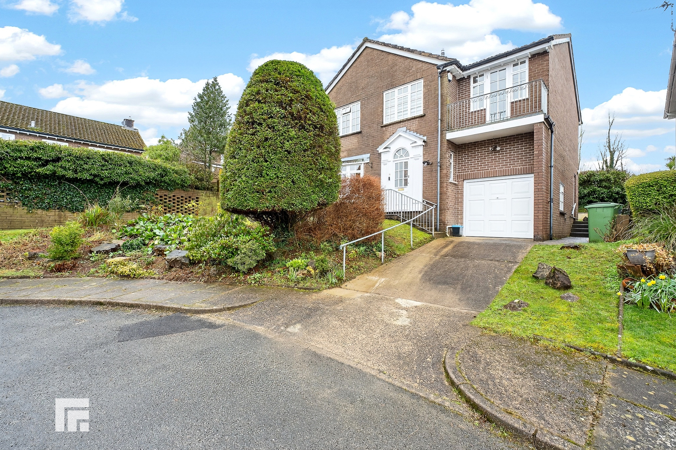 Queen Charlotte Drive, Creigiau, CF15