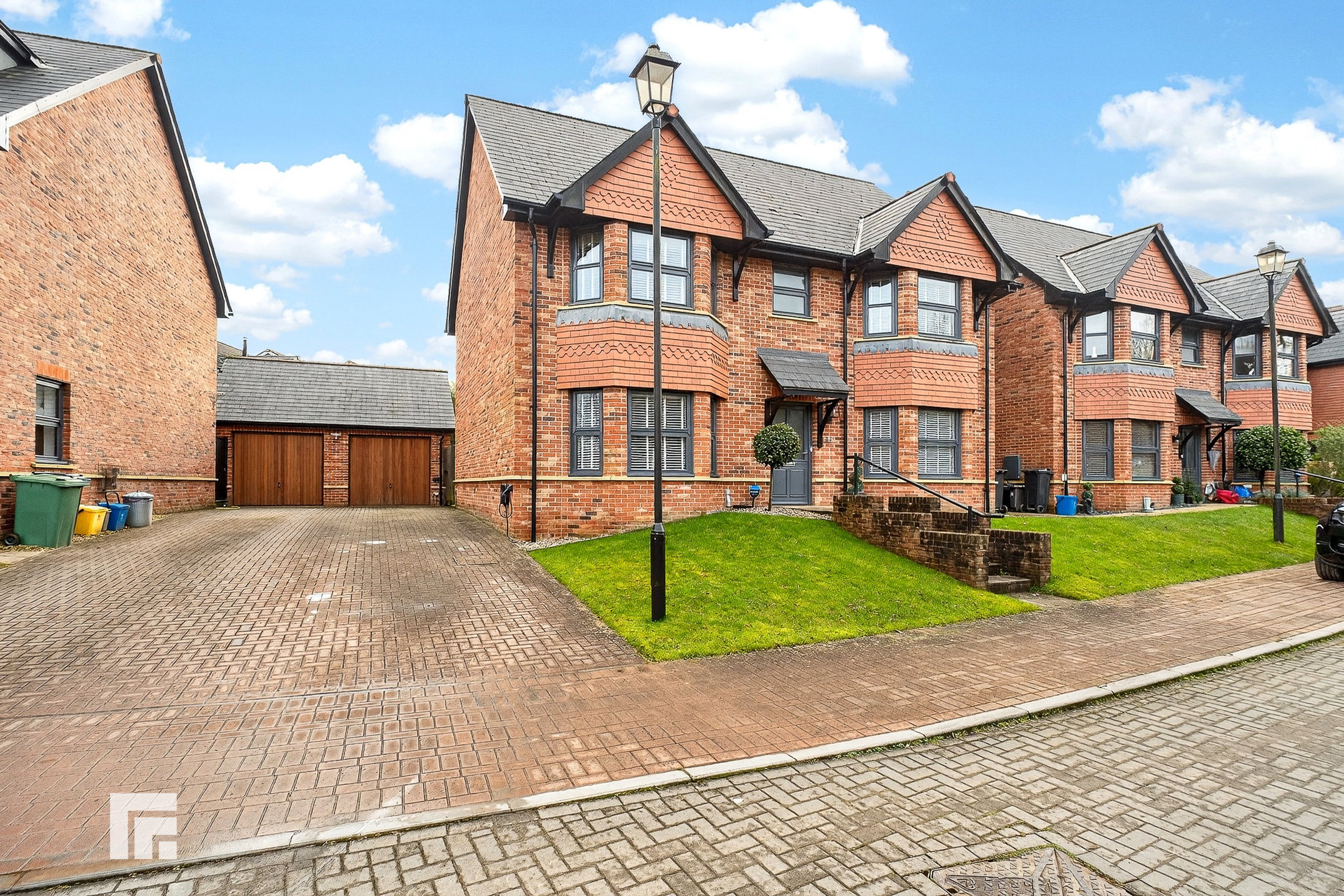Caer Idwen, Morganstown, CF15