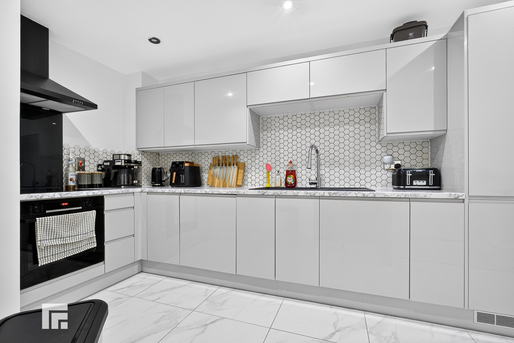 Porto House, Penstone Court, Century Wharf, Cardiff, photo 3