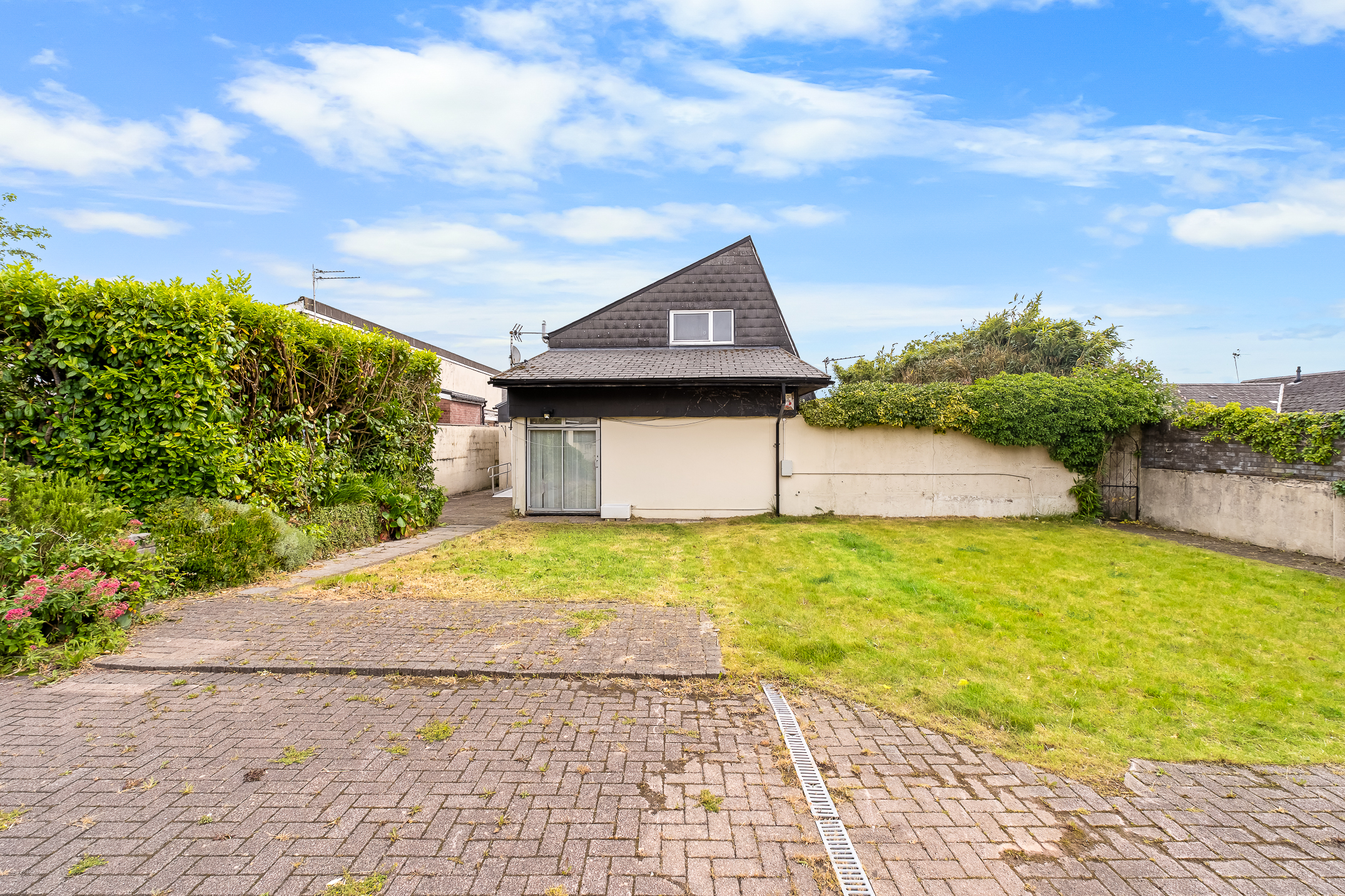 Crown Hill, Llantwit Fardre, CF38
