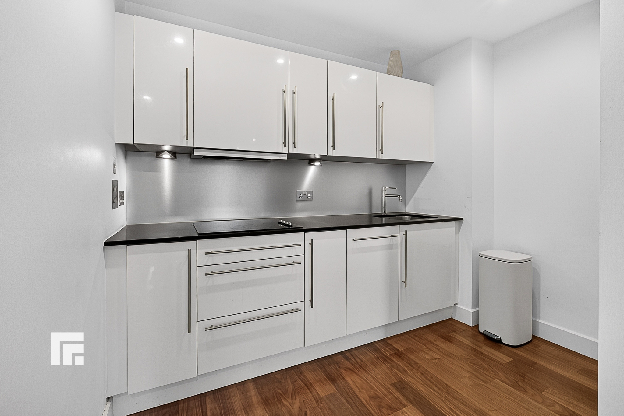 Hayes Apartments, The Hayes, Cardiff, photo 4