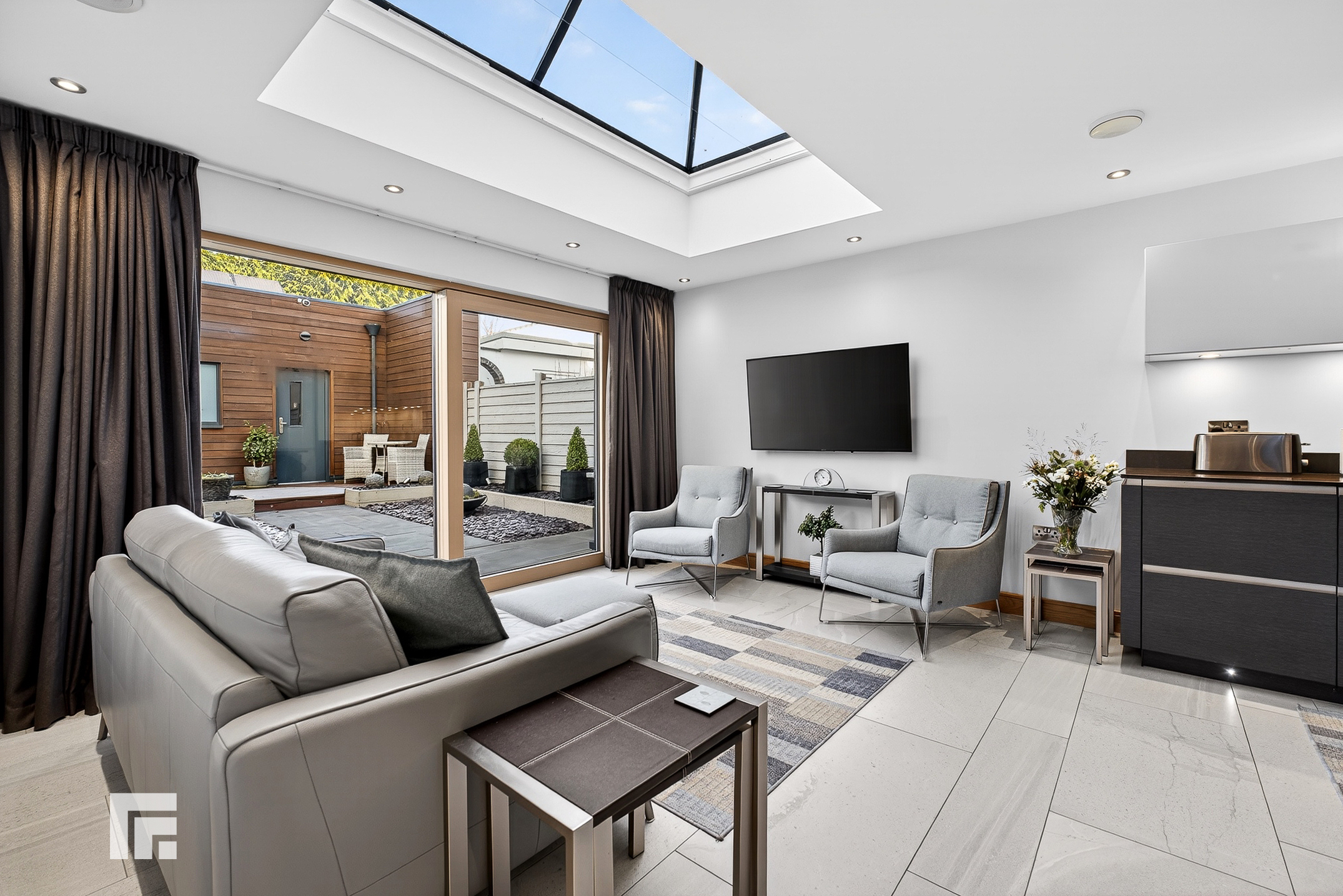 Llantrisant Road, Groesfaen, CF72, photo 6