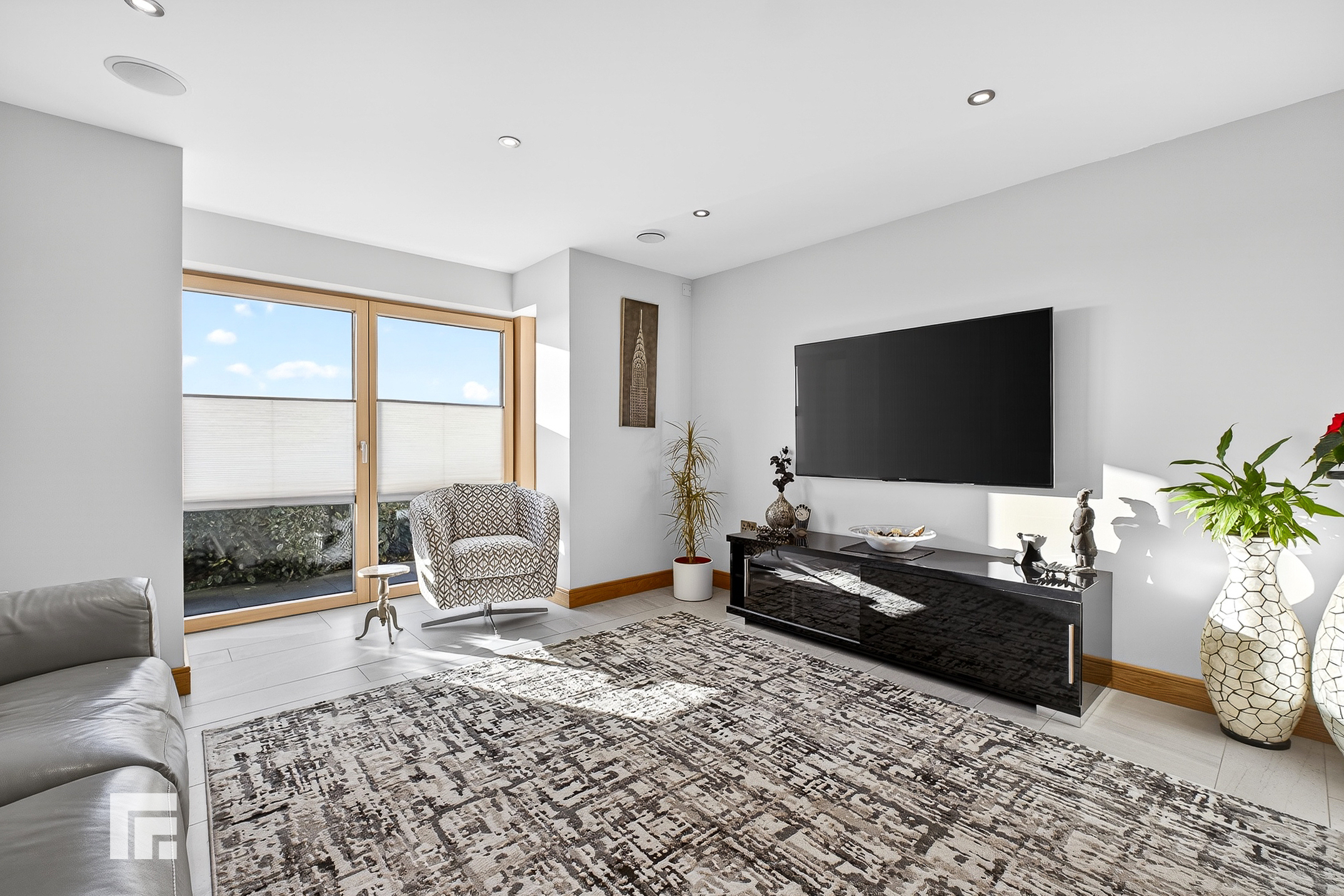 Llantrisant Road, Groesfaen, CF72, photo 8
