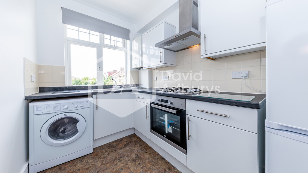 Stirling Road, Wood Green, London, photo 3