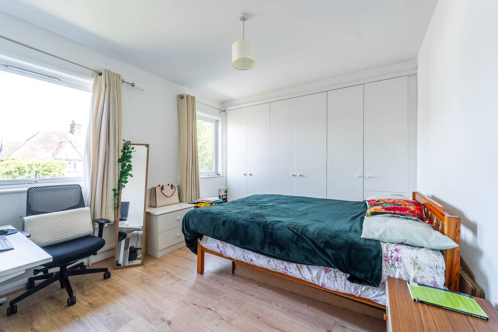 Aylmer Road, London, photo 3