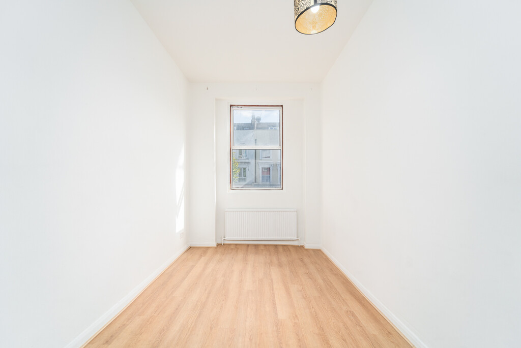 Seven Sisters Road, Finsbury Park, London, photo 5