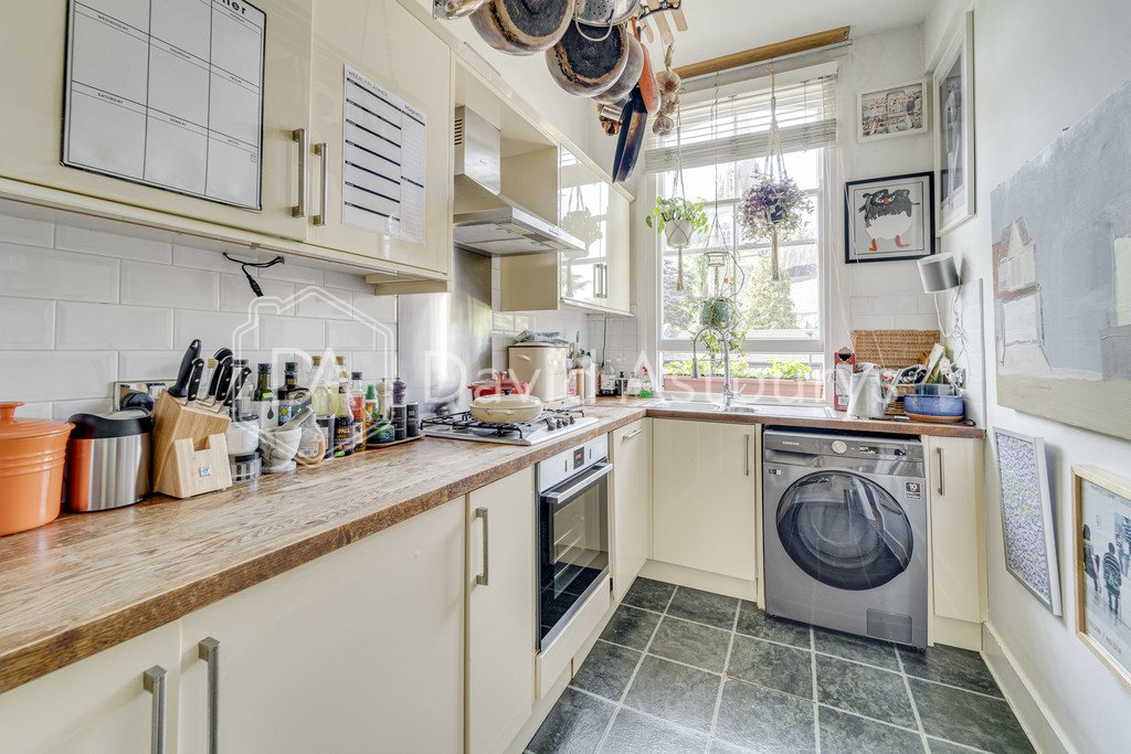 Crescent Road, Crouch End, London, photo 11