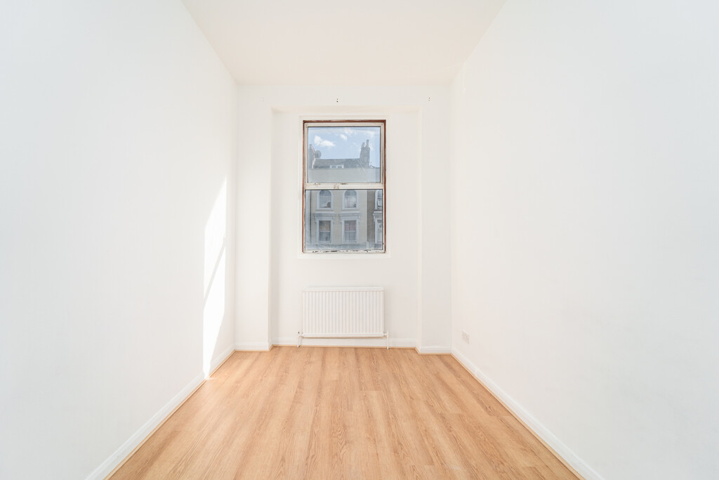 Seven Sisters Road, Finsbury Park, London, photo 4