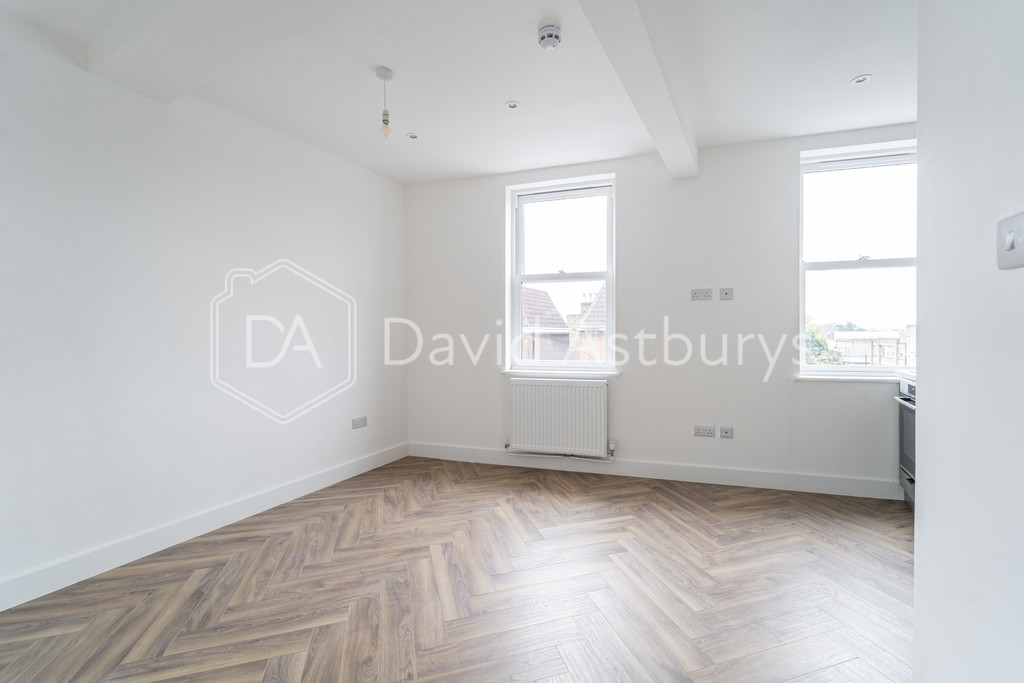 Hornsey Road, Finsbury Park, London, photo 5