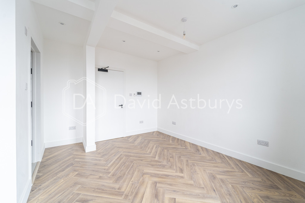 Hornsey Road, Finsbury Park, London, photo 4