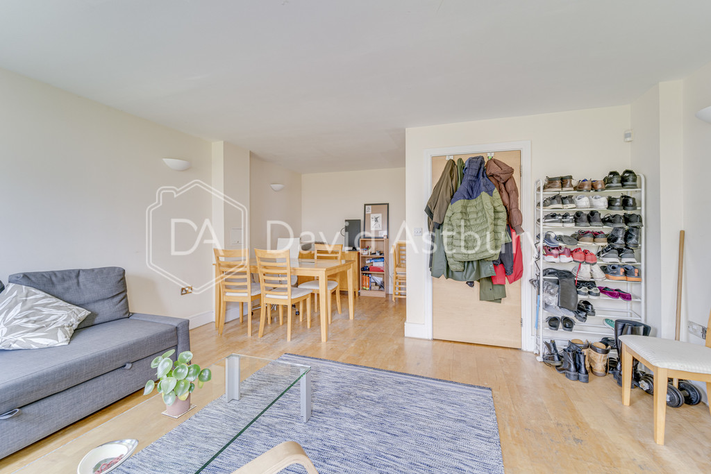 Clifden Mews, Homerton, London, photo 6