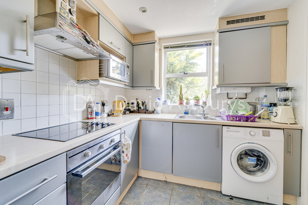 Clifden Mews, Homerton, London, photo 2