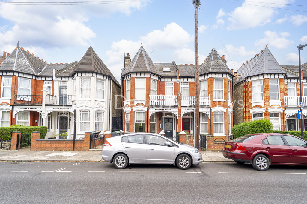 Sylvan Avenue, Wood Green, London, photo 9